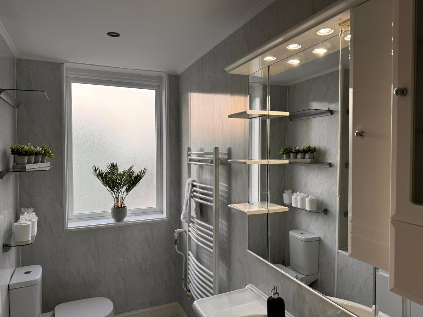 Serene Ocean Side Apartment Btn Brighton Exteriör bild